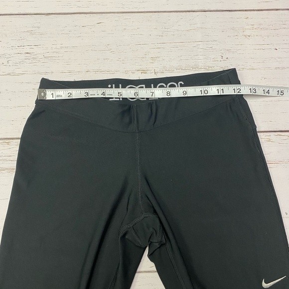 Nike Cropped Dri-Fit Capri Leggings - Picture 13 of 14